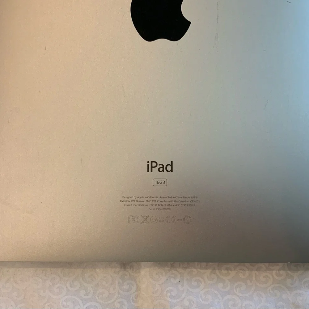 Apple iPad 1st generation 16GB WiFi 9.7